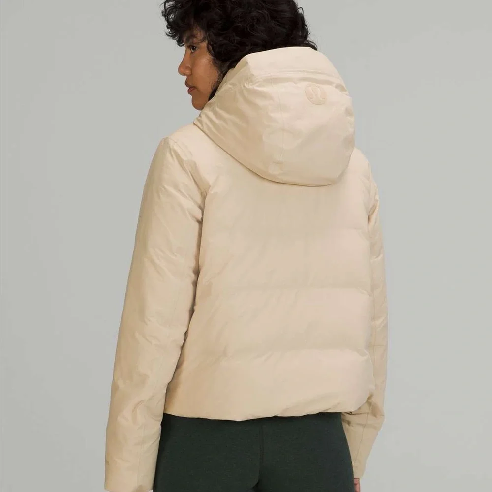 Lululemon Slush Hour Hooded Jacket - Picture 2 of 16